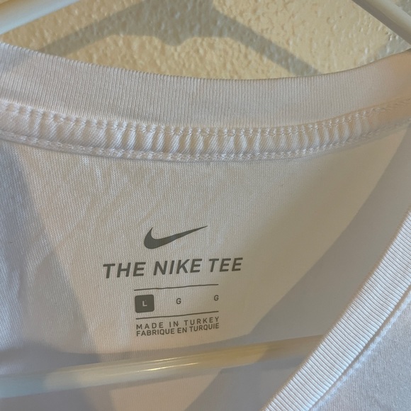 Nike London Tee - Picture 2 of 3